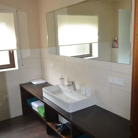 Haus Emil Unter Der Burg Apartman *