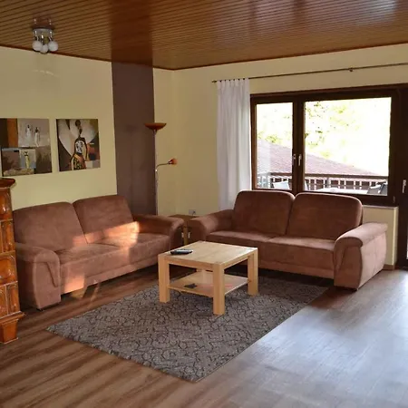 Apartman Haus Emil Unter Der Burg Dahn