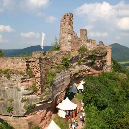 Haus Emil Unter Der Burg Apartman *