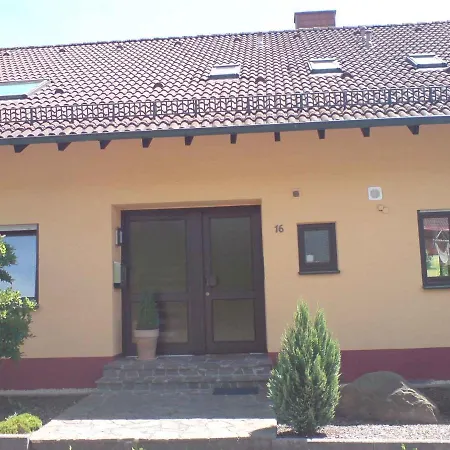 Haus Emil Unter Der Burg Apartman *